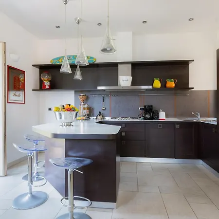 Luxury With Share Pool Appartamento Laglio